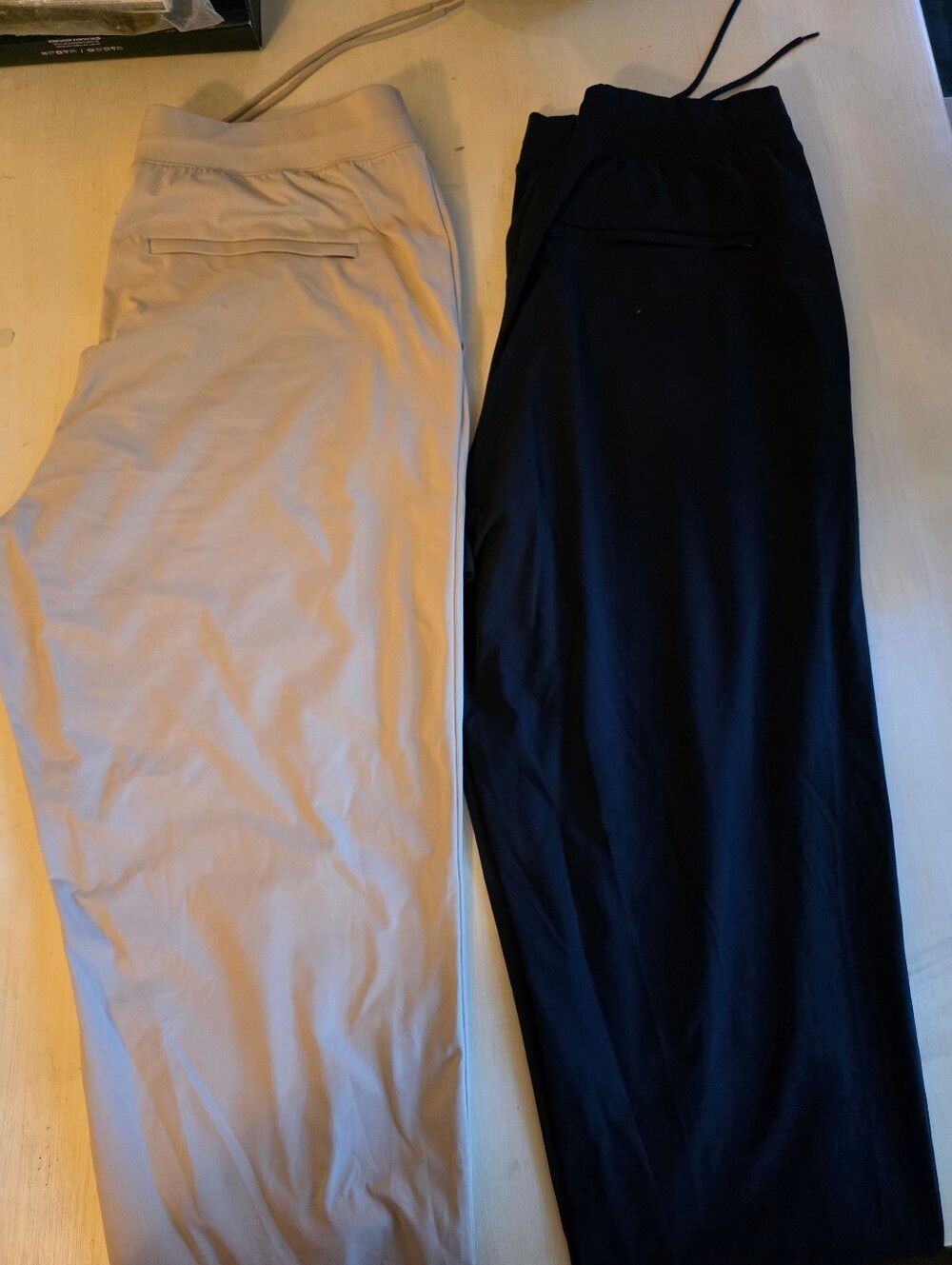 Two pairs Uniqlo Ultra AIRsim Jogger Pants Tan Navy Stretch Cool Lightweight L - Picture 8 of 13